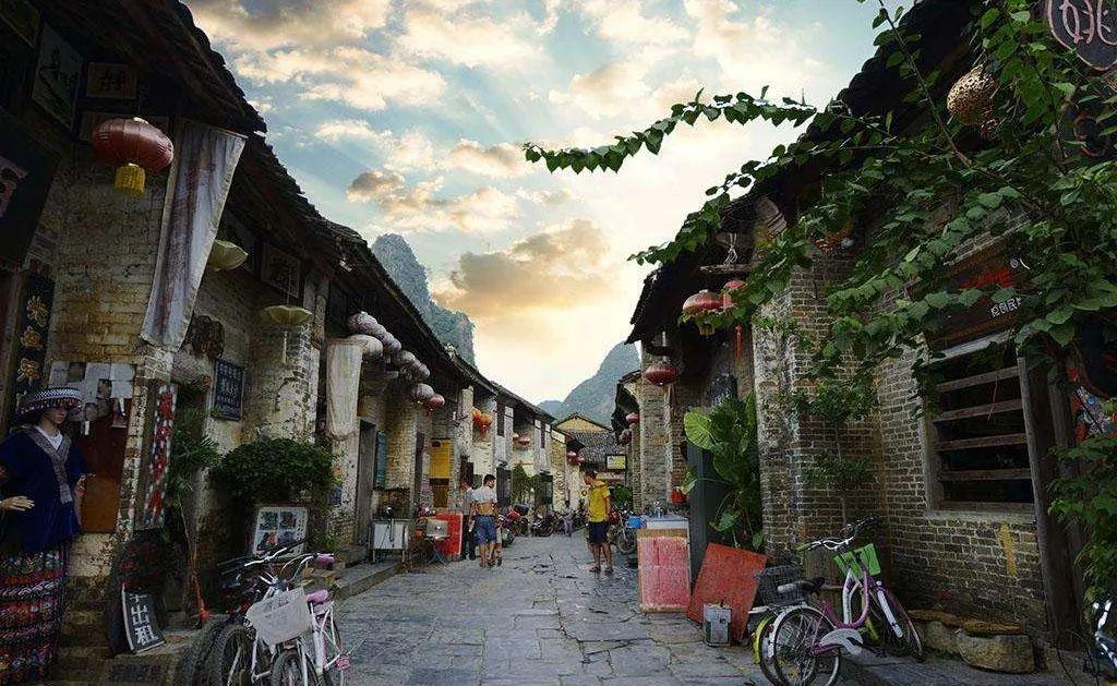 66岁刘銮雄发家史，曾遭家族“封杀”，岳母出手相助渡过难关！